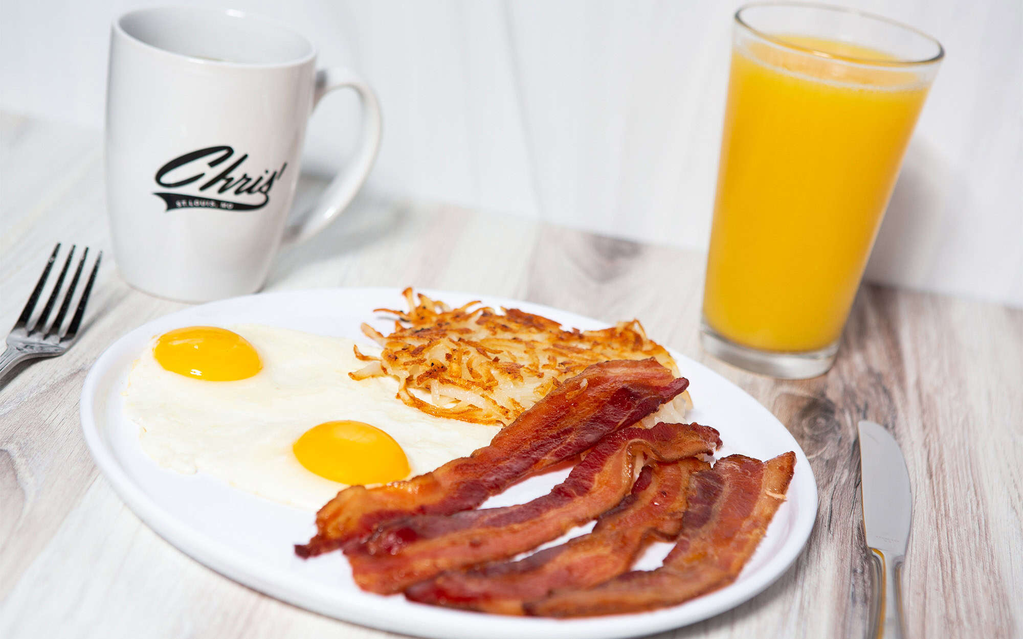 Breakfast Bacon and Eggs with Hashbrowns